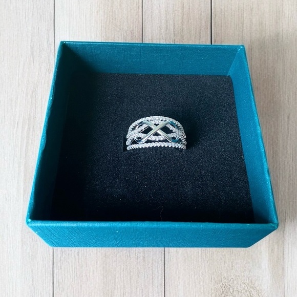 Elegant Wide Band Sterling Silver 925 Infinity Ring, CZ Diamond. - Picture 6 of 8
